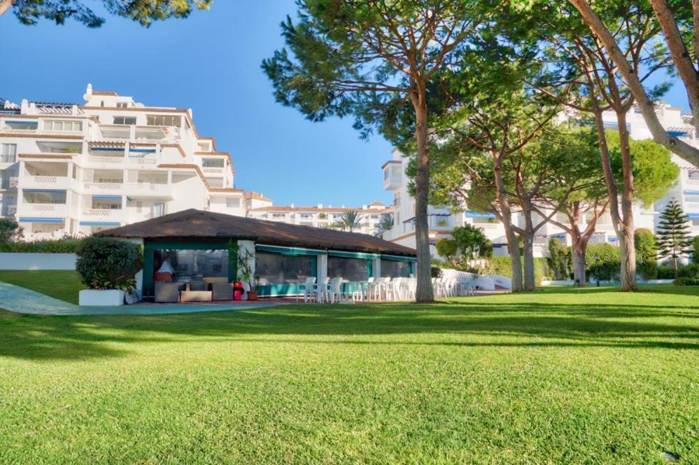 Playas Del Duque, Puerto Banus, Golf .Playa Y Compras Apartment Марбеля Екстериор снимка