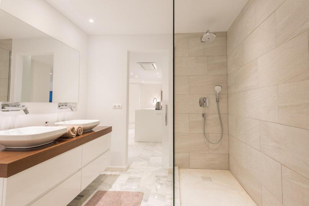 Playas Del Duque, Puerto Banus, Golf .Playa Y Compras Apartment Марбеля Екстериор снимка